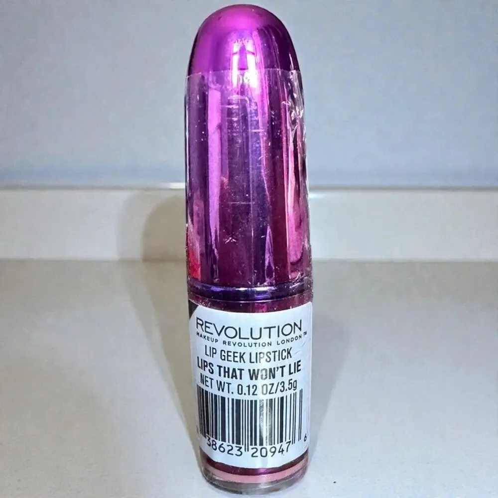 Makeup Revolution Lip Geek Lipstick -Lips That Won’t Lie New Sealed